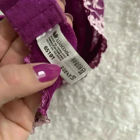 Gorgeous Wacoal Embrace Lace® Underwire Bra 32D - Picture 4 of 5